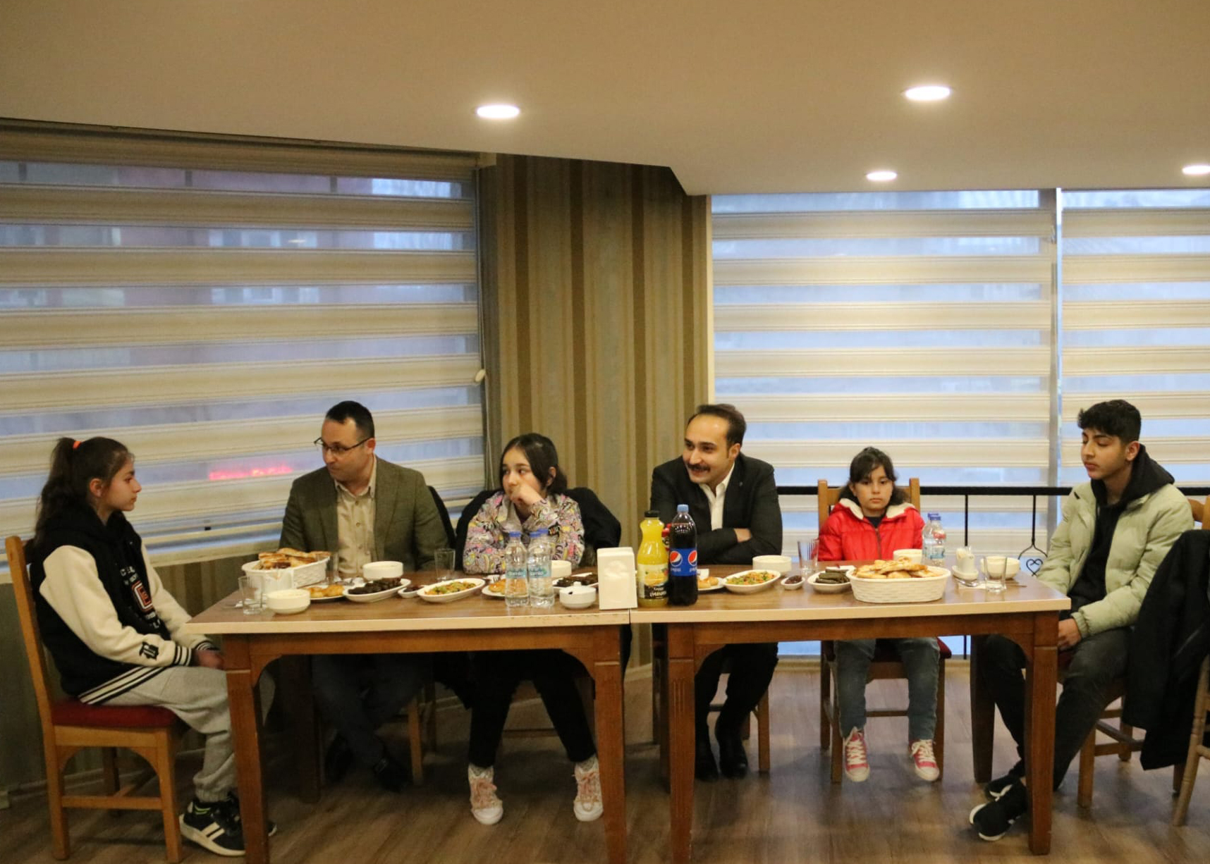 15 Ramazan Dünya Yetimler Gününde Yetim Çocuklarla İftar